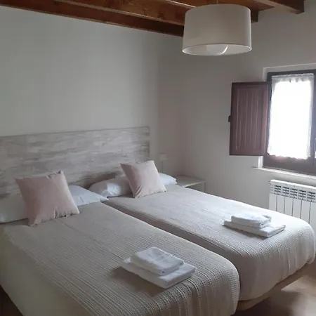 Impeccable 3-Bed House In Cangas De Onis Ferienhaus *